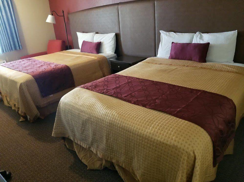 Americas Best Value Inn Story City Buitenkant foto